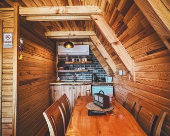 Orca Bungalows - Ardesen - Comedor