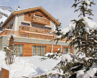 Hotelino Petit Chalet - Celerina/Schlarigna - Building