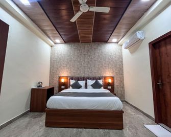 Aarchh Royale - Noida - Schlafzimmer
