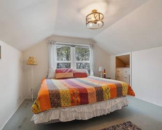 3br Beach Cottage Pet-friendly Cozy Yard - Rockaway Beach - Phòng ngủ
