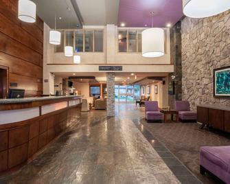 Sandman Hotel & Suites Regina - Regina - Lobby