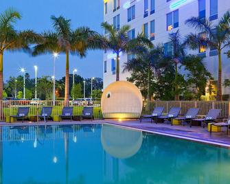 邁阿密朵拉爾雅樂軒酒店 - 多羅市 - 多拉 - 游泳池