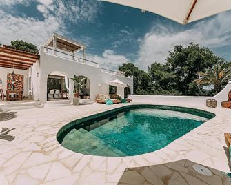 Spacious Holiday Home With Lovely Balcony - Sant Josep de sa Talaia - Piscine