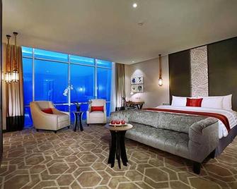 Aston Priority Simatupang Hotel And Conference Center - Jakarta - Bedroom