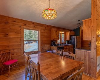 Pine Creek Cabin - Deep Gap - Dining room