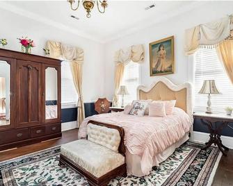 Historic Boxwood Inn - Newport News - Habitación
