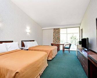 Knights Inn Claremont - Claremont - Slaapkamer