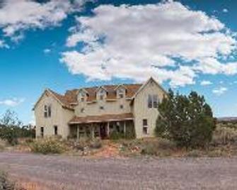Skyridge Inn Bed & Breakfast - Torrey - Building