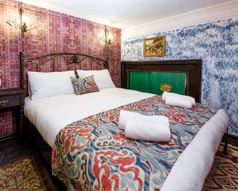 Tiflis Inn Boutique Hotel - Tbilisi - Bedroom