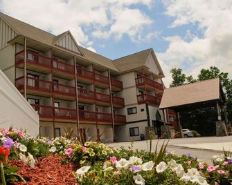 Days Inn by Wyndham Waynesville NC - Waynesville - Budova