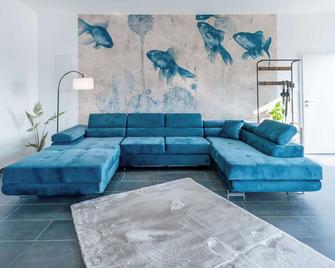 Lit Living: Luxus | Box Spring | Parking - Altenstadt (Hessen) - Living room