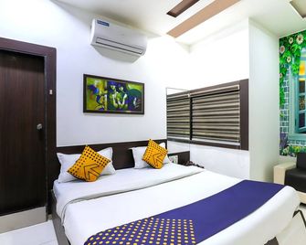 Hotel Atithi - Oposite Shreeji Hospital - Rajkot - Ložnice