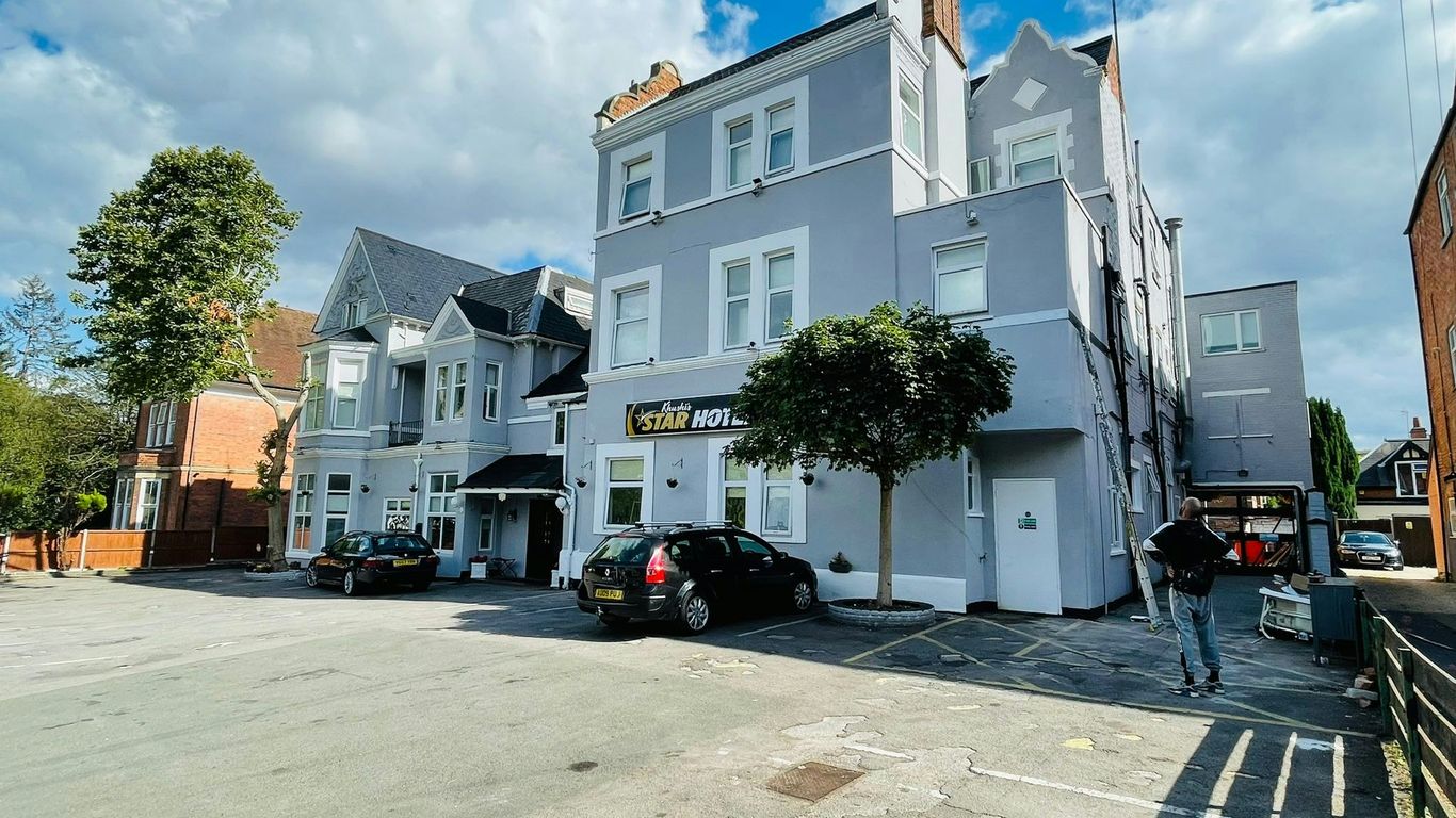Star Hotel, South Leicester