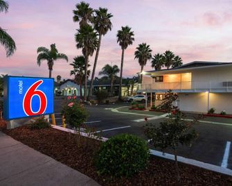 Motel 6-Santa Barbara, Ca - State Street - Santa Barbara - Building