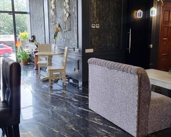 Days Hotel - ירבאן - לובי