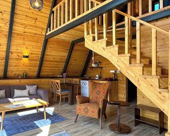 Teona Kartepe Bungalov - Kartepe - Wohnzimmer