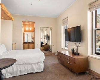 Independence Square 300, Nice Hotel Room with Great Views, Location & Rooftop Hot Tub! - Aspen - Schlafzimmer
