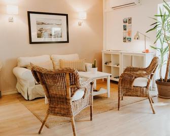 Hôtel Le Petit Castel - Antibes - Living room