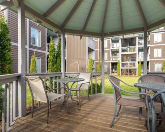 Bearway to Heaven 2BR/2BA Condo in with Fireplace in Beautiful Blowing Rock - Blowing Rock - Patio