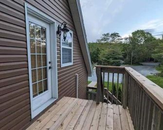 Happy Moose Guest Suite - Porters Lake - Balcony
