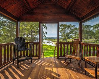 Cowan Creek Lodges - Centre - Balcón