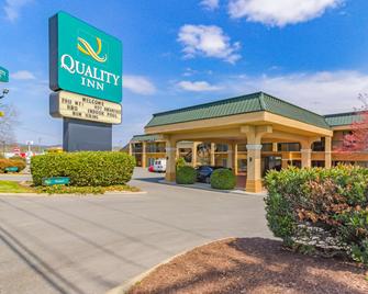 Quality Inn Goodlettsville - Goodlettsville - Rakennus