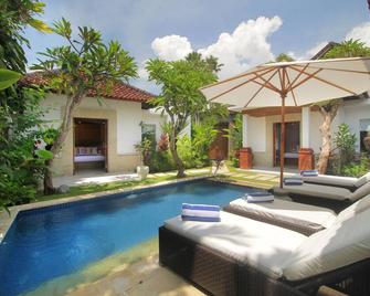 Sagara Villas and Suites Sanur - Denpasar - Zwembad