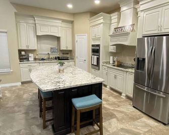 Home Sweet Home Awaits you - Eagle Pass - Keuken