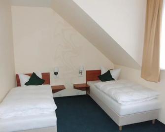 Hotel Garni Am Kirchplatz - Ilmenau - Bedroom