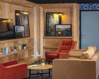 Eklo Paris Roissy Cdg Airport - Roissy-en-France - Salon