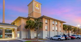 Comfort Inn and Suites Airport Convention Center - North Charleston - Building