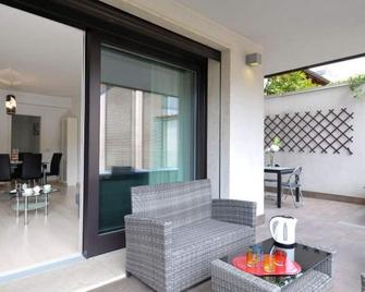 Cola Di Rienzo by Halldis - Milano - Patio