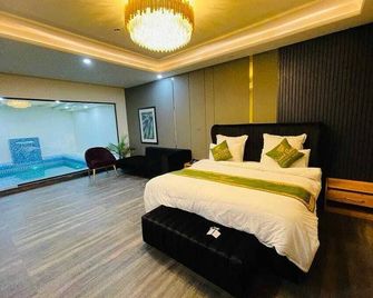 Prime Castle Luxury Hotel Sargodha - Sargodha - Bedroom