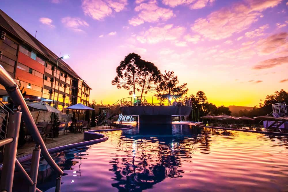 كاسين -ر ومل جمين كلخيف ريزورت بوسوس دي كالداس باي ناسيونال إن - دي كالداس بوكوس - حوض السباحة