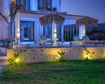 Alia Suites and Spa - Archangelos - Bâtiment