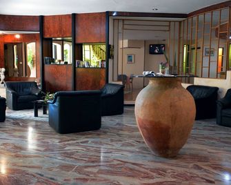 Castelvetere Hotel - Caulonia - Lobby