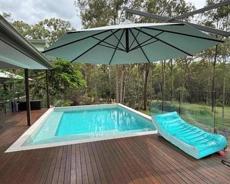 Birdsong Haven by Tiny Away - Logan Village - Piscina