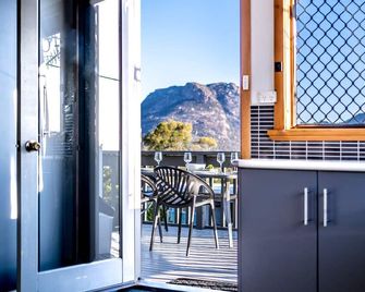 The Lookout - Coles Bay - Balcony