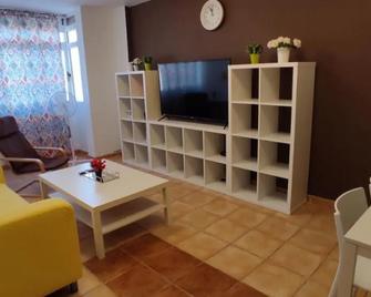 Picasso Apartamento - Vecindario - Salon