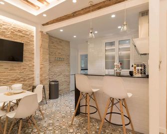 Historic Center - Camino De Santiago And Puente De Hierro - Logroño - Bar