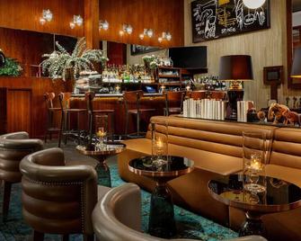 Bohemian Chic Room w/ Rooftop Views Access in Heart of SoHo - Pets Welcome - New York - Bar