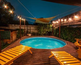 Tunik Hostel - Adults Only - Antigua