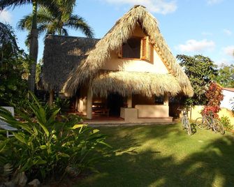 Palm-covered house in the tropical -Casa Oli - Las Galeras - Building