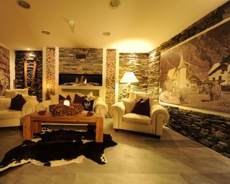 Alpine Resort Sportalm - St. Leonhard im Pitztal - Living room