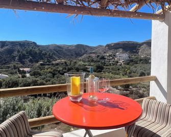 Rambla Retreats apt Naranja, shared pool, hot tub, amazing views, Rambla de Oria - Oria - Balcony