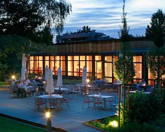 Best Western Hotel Bochum - Bochum - Terasa