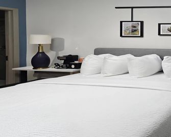 Sleep Inn - بروكلين - غرفة نوم