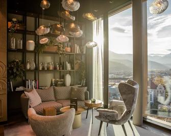 Motel One Innsbruck - Innsbruck - Lounge