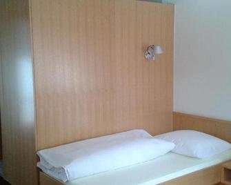 Haus Der Begegnung - אינזברוק - חדר שינה