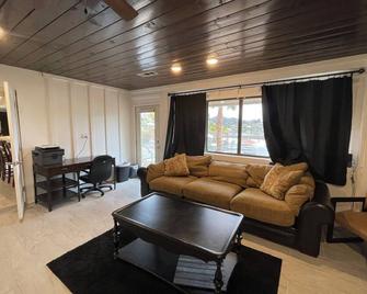 Unique location of Spacious ground floor 5 bedrooms 4 bath at Gated Canyon Lake - Canyon Lake - Living room